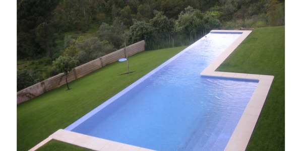 BIENESTAR Y SALUD GRACIAS A UNA PISCINA